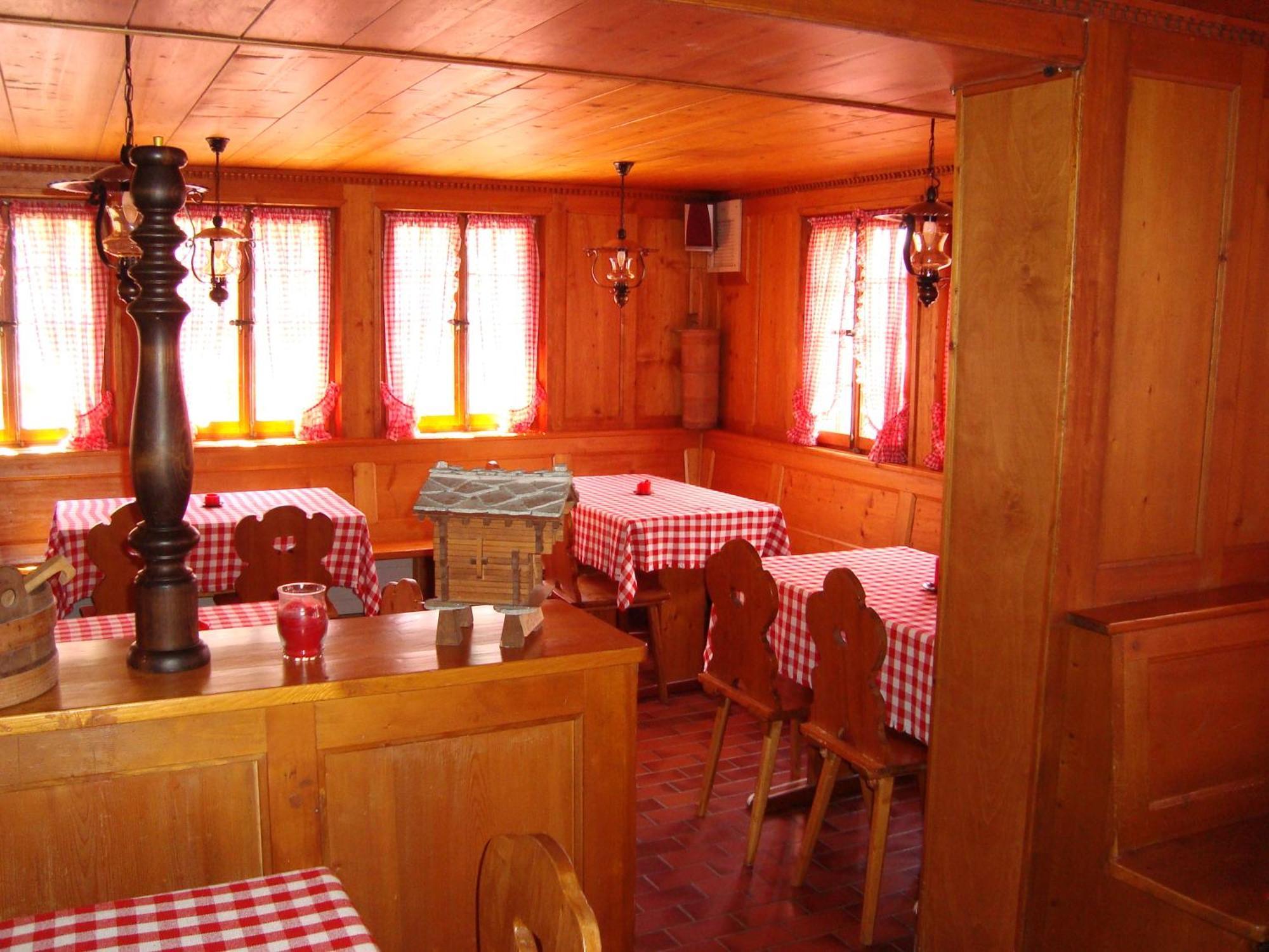 Hotel Restaurant Alpenblick Ernen Exteriör bild
