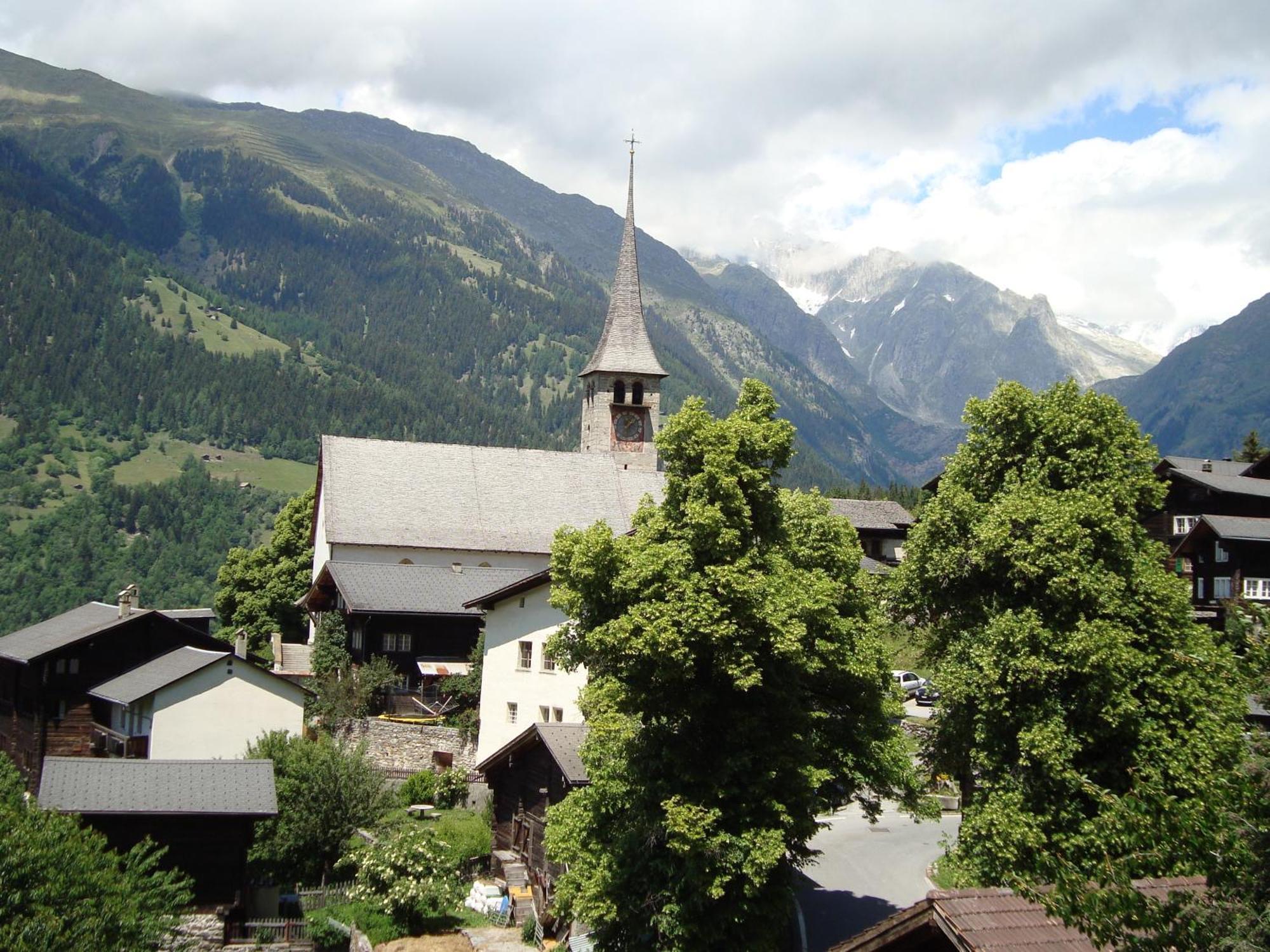 Hotel Restaurant Alpenblick Ernen Exteriör bild